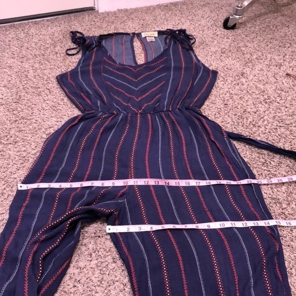Francesca’s Collection Davina Wide Leg Jumpsuit Size Medium Navy Blue Striped - Picture 8 of 10